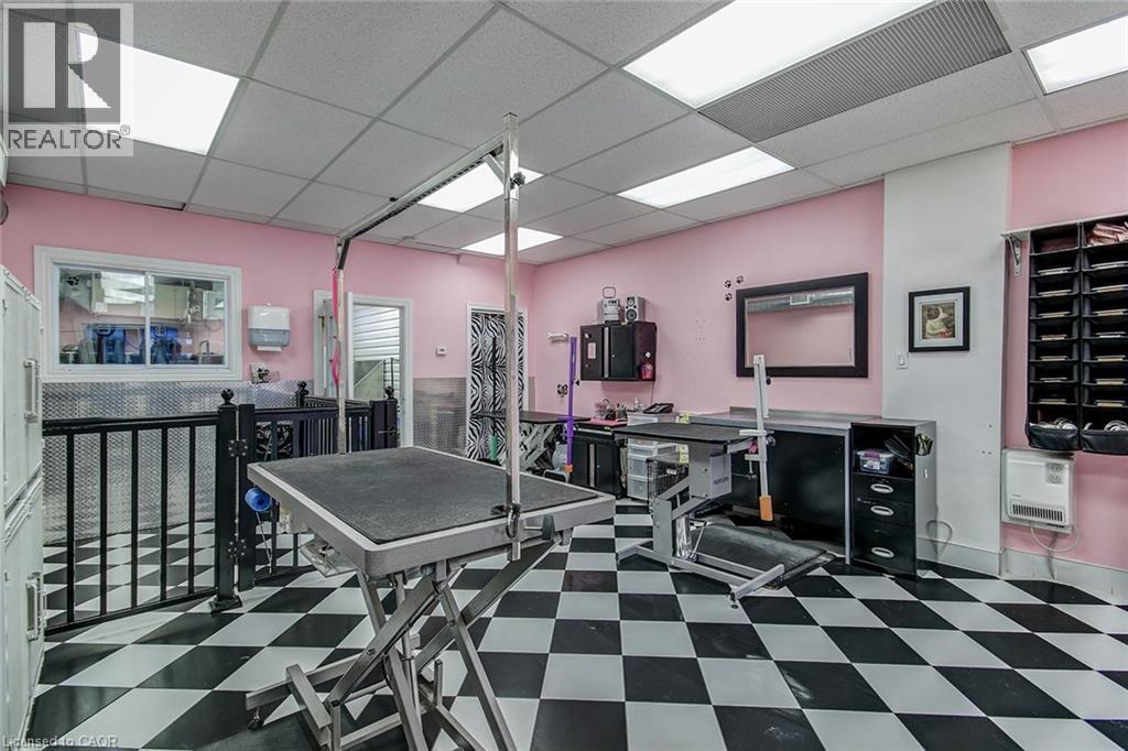 1858 Lakeshore Road W, Mississauga, ON
