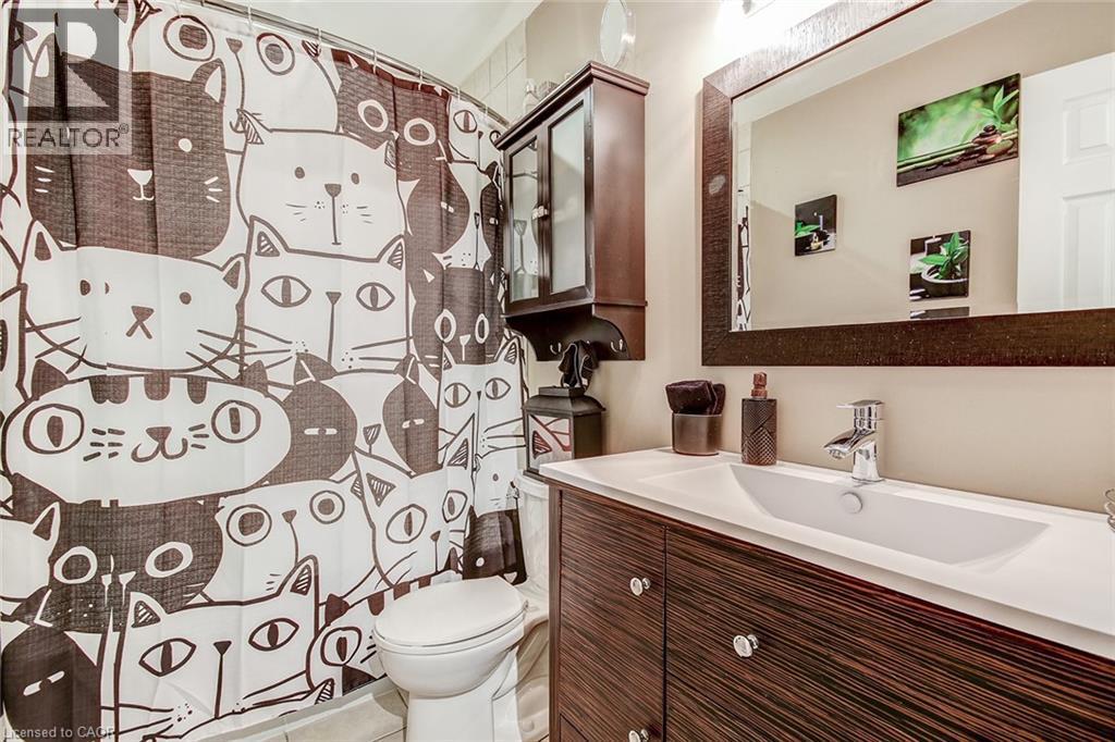 1858 Lakeshore Road W, Mississauga, ON