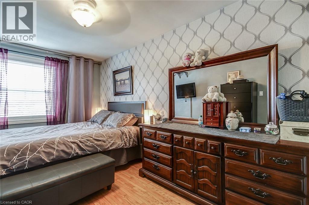 1858 Lakeshore Road W, Mississauga, ON
