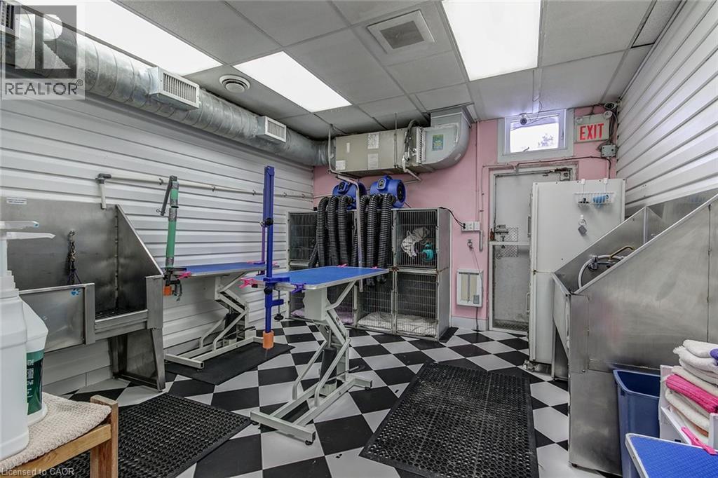 1858 Lakeshore Road W, Mississauga, ON