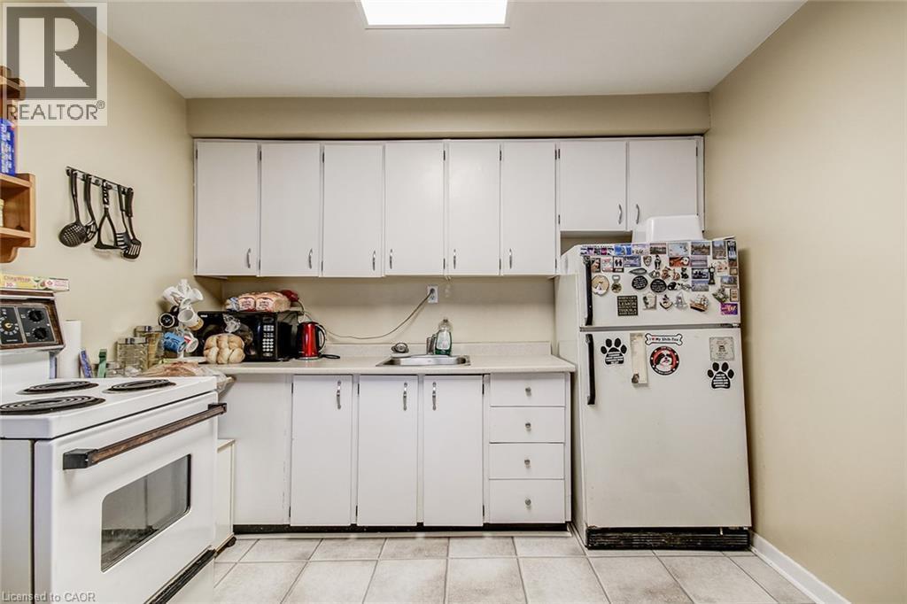 1858 Lakeshore Road W, Mississauga, ON