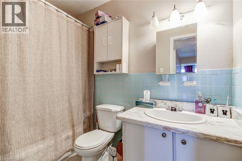 1858 Lakeshore Road W, Mississauga, ON