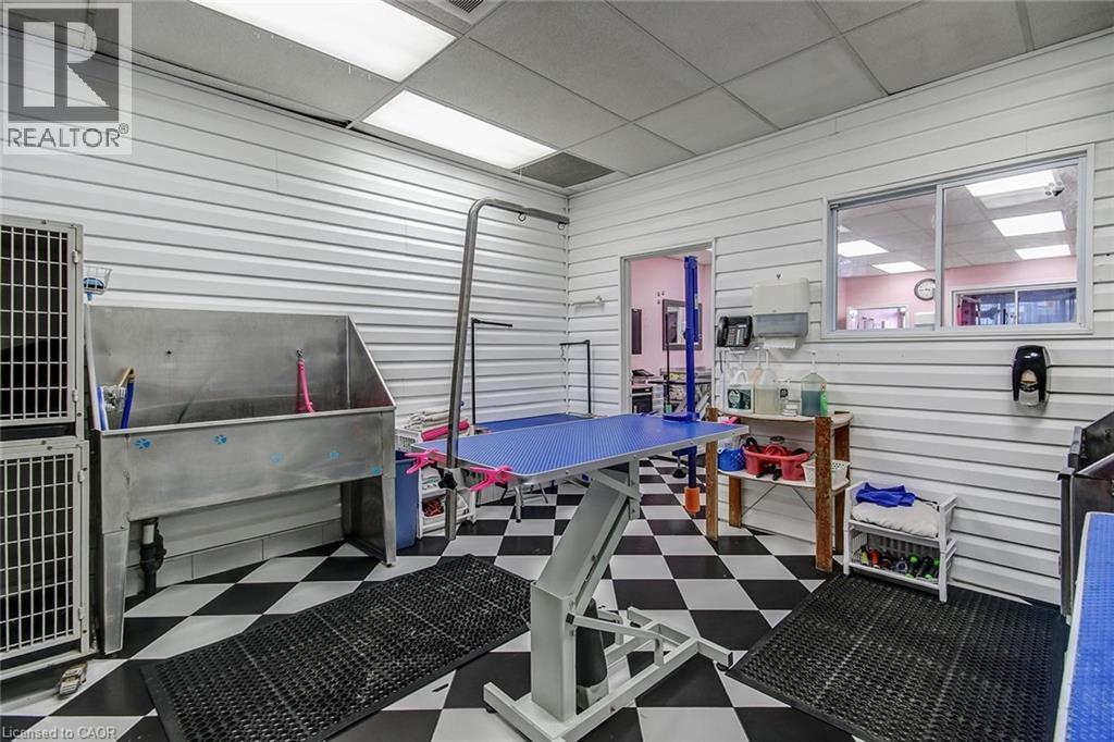 1858 Lakeshore Road W, Mississauga, ON