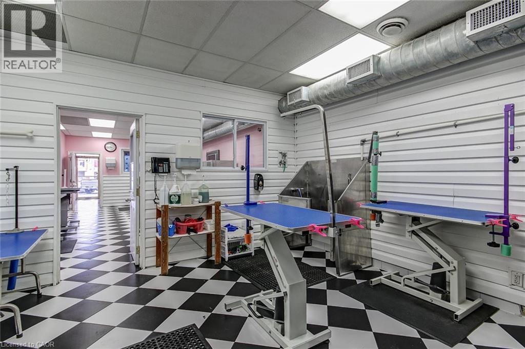 1858 Lakeshore Road W, Mississauga, ON