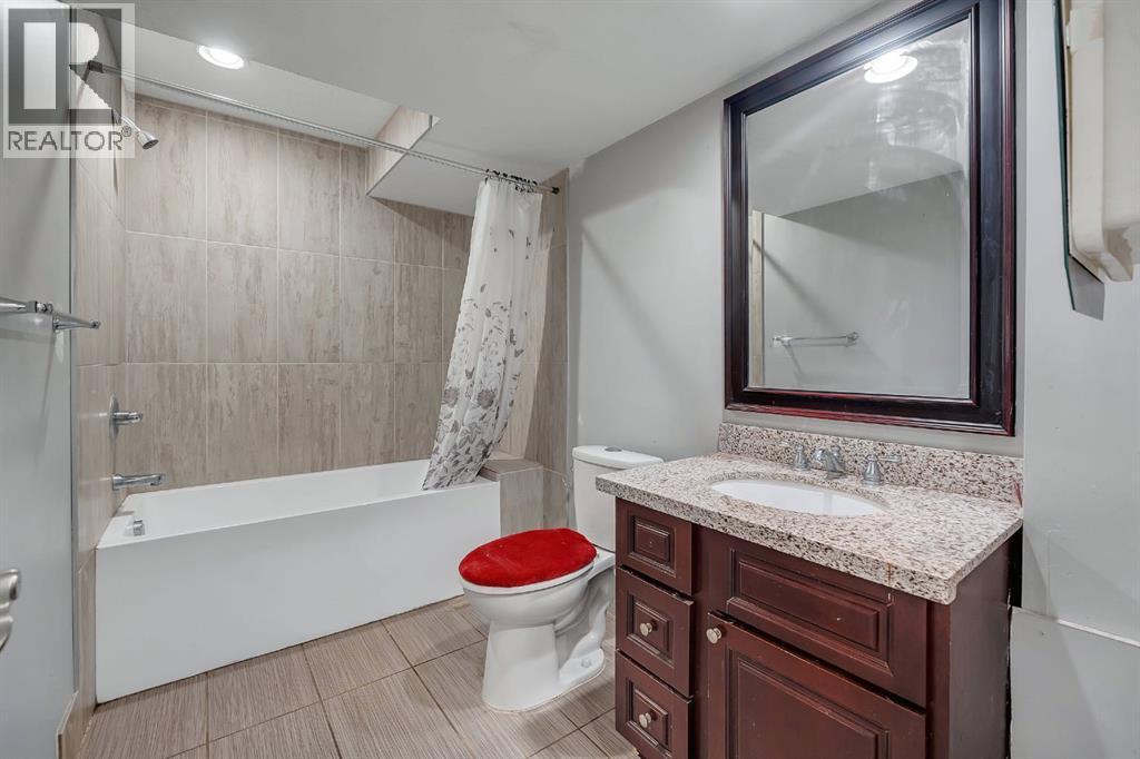 278 Saddlefield Place Ne, Calgary, AB - Indoor Photo Showing Bathroom