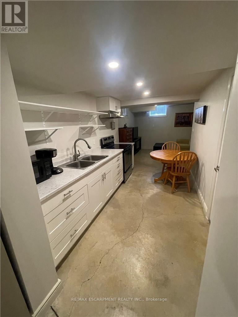 35 - 1890 Rymal Road E, Hamilton, ON - Indoor