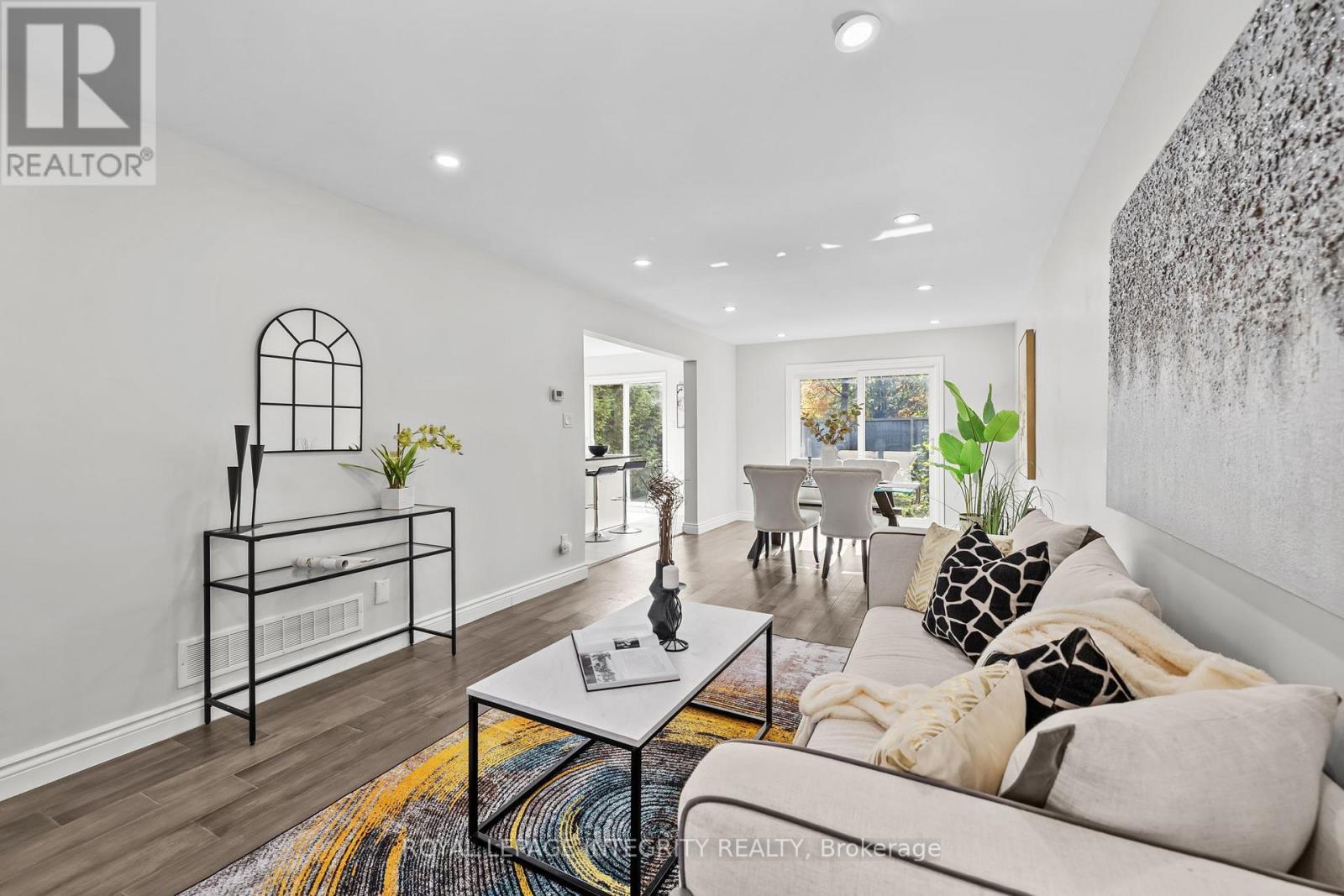 Living room/Dining room - 83 Saddle Crescent, Ottawa, ON - Indoor Photo Showing Living Room