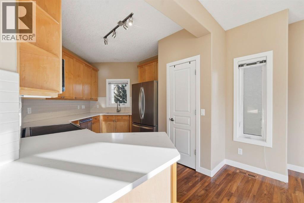 33 Prominence Park Sw, Calgary, AB - Indoor Photo Showing Kitchen