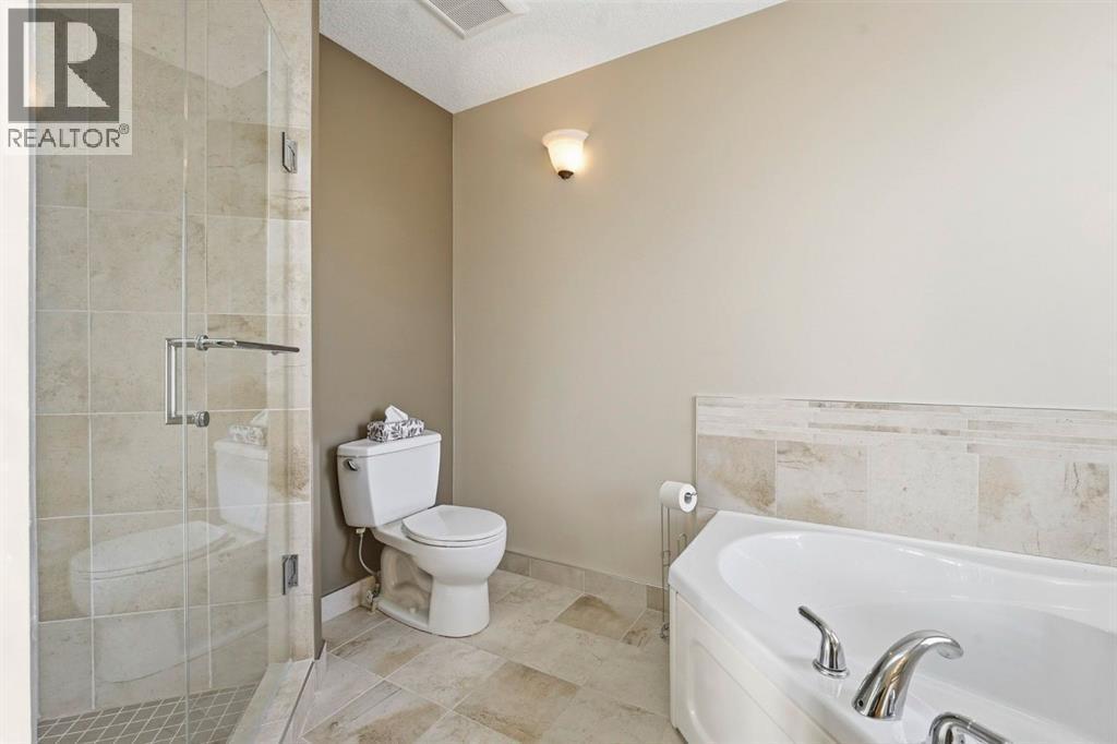 33 Prominence Park Sw, Calgary, AB - Indoor Photo Showing Bathroom
