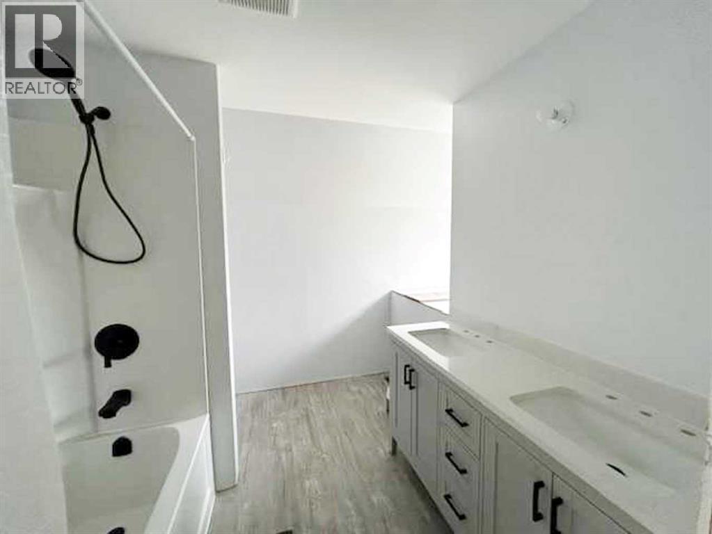 21 3 Avenue W, Marshall, SK - Indoor Photo Showing Bathroom