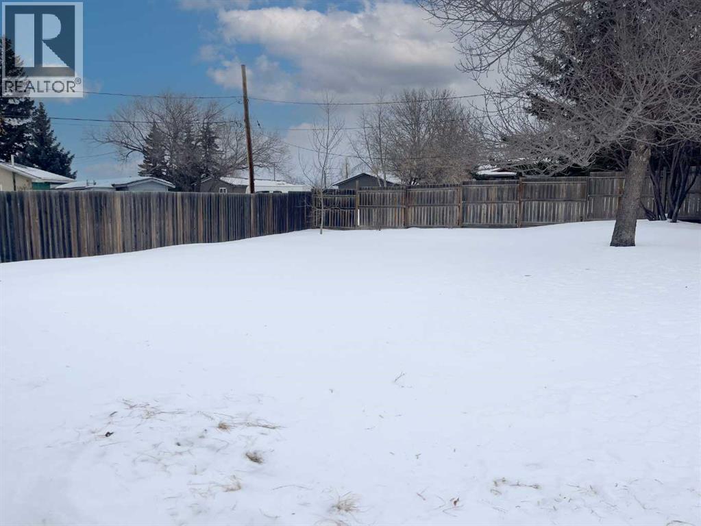 21 3 Avenue W, Marshall, SK - Outdoor