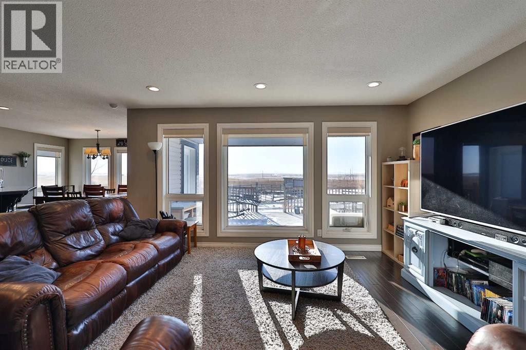 233073 Twp Rd 45, Spring Coulee, AB - Indoor Photo Showing Living Room