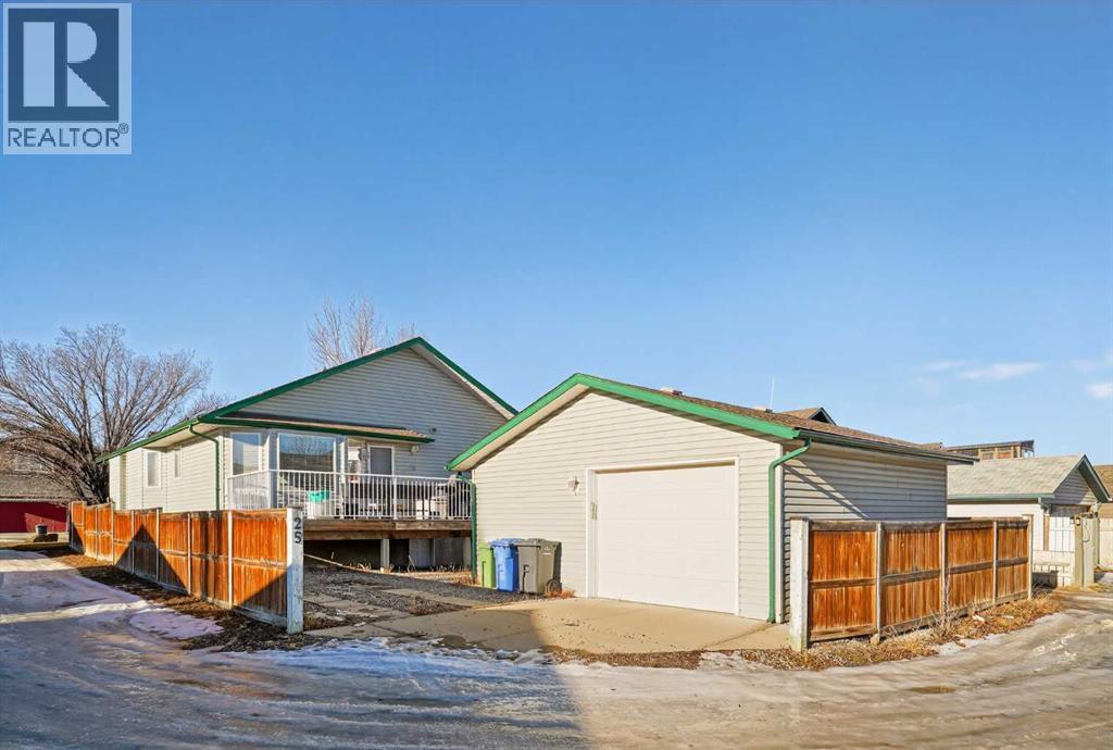 25 Westfall Drive, Okotoks, AB - Outdoor With Exterior