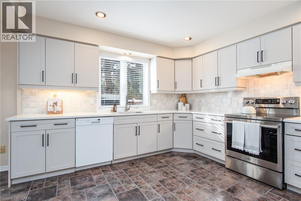 216 Northlake Drive, Waterloo, ON - Indoor Photo Showing Kitchen