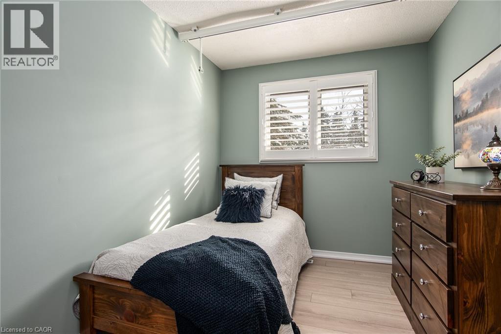 216 Northlake Drive, Waterloo, ON - Indoor Photo Showing Bedroom