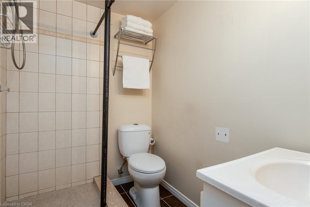 216 Northlake Drive, Waterloo, ON - Indoor Photo Showing Bathroom