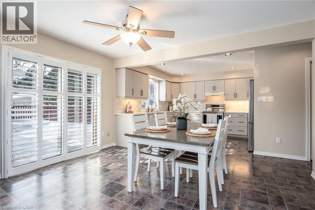 216 Northlake Drive, Waterloo, ON - Indoor Photo Showing Dining Room