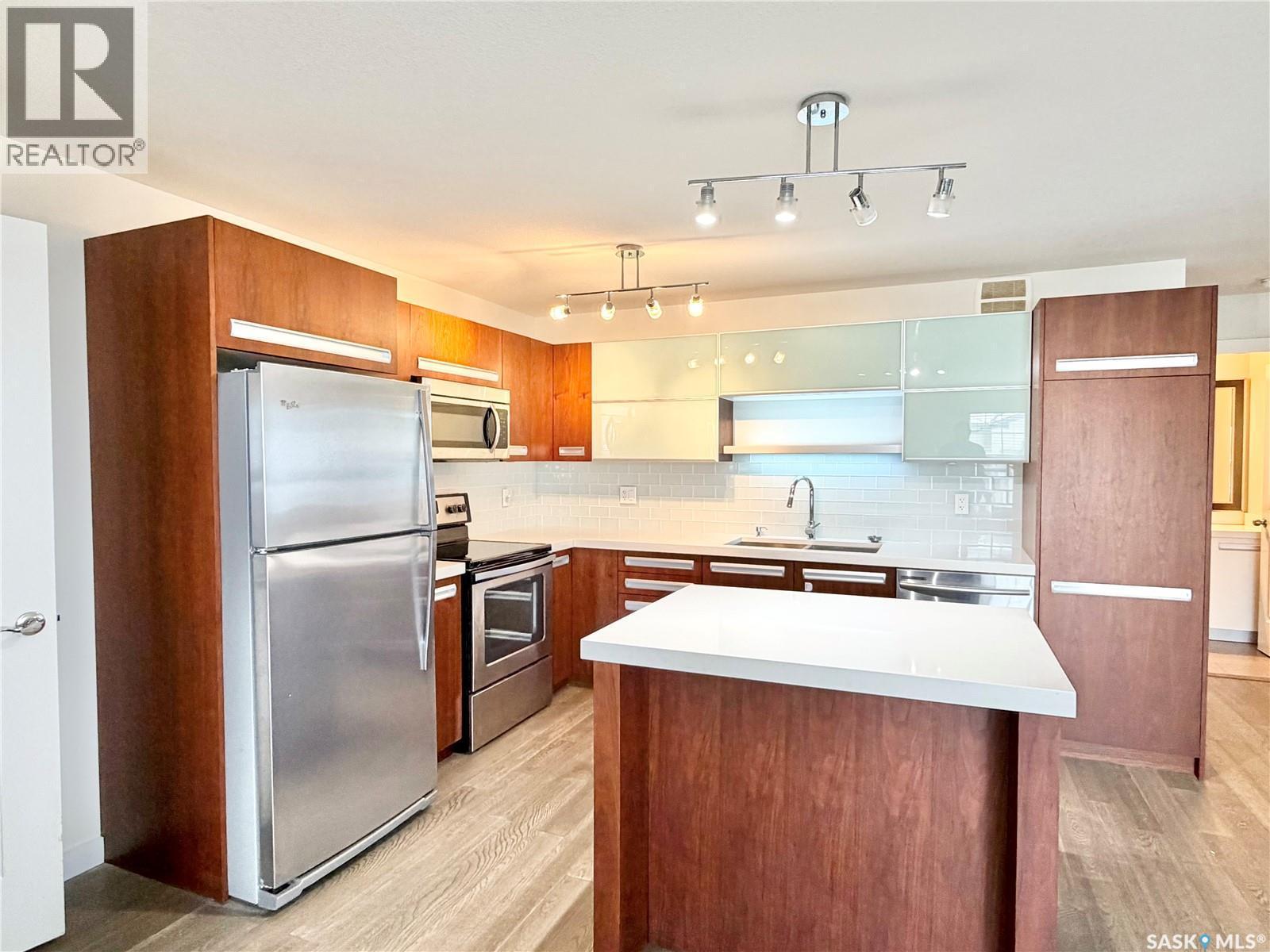 1207 1015 Patrick Crescent, Saskatoon, SK - Indoor Photo Showing Kitchen With Stainless Steel Kitchen With Double Sink With Upgraded Kitchen