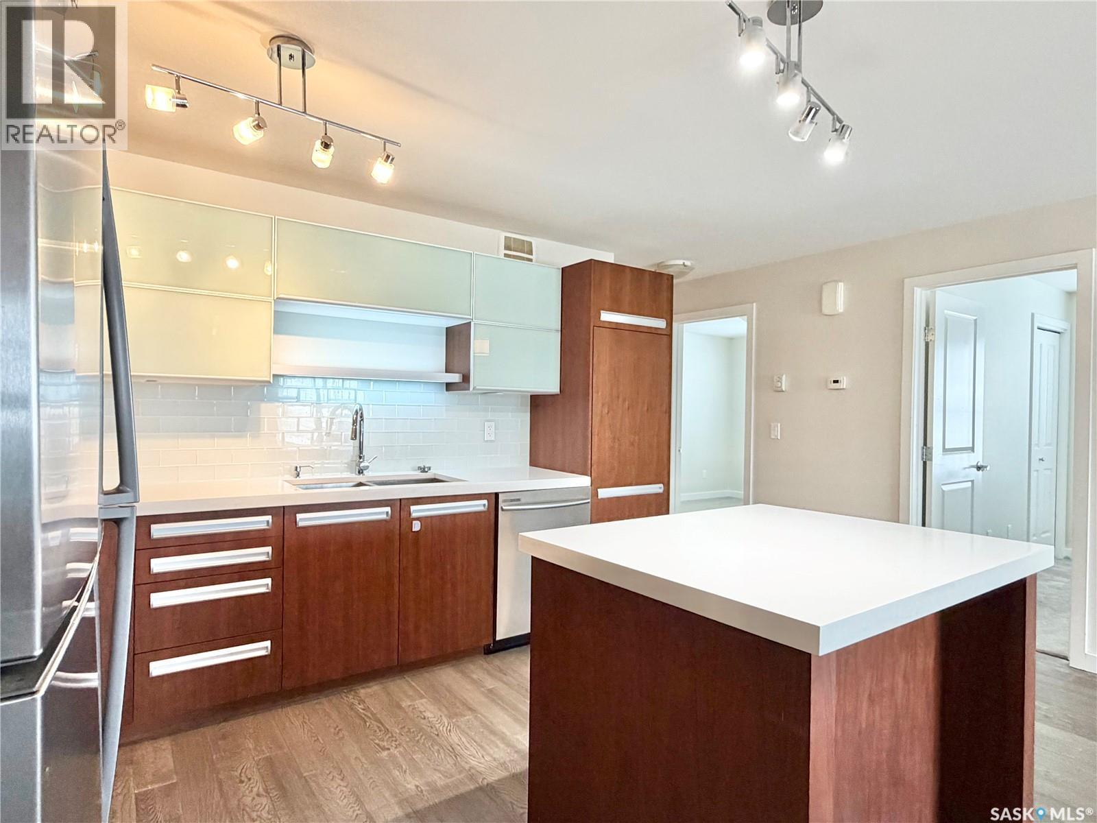 1207 1015 Patrick Crescent, Saskatoon, SK - Indoor Photo Showing Kitchen With Double Sink