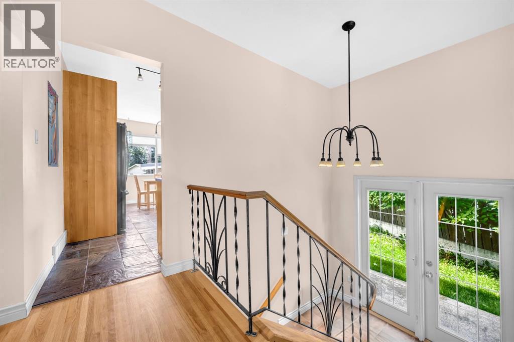 4013 Vance Place Nw, Calgary, AB - Indoor Photo Showing Other Room