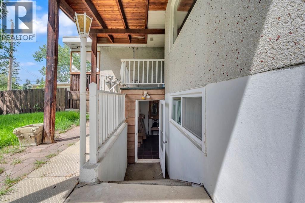 4013 Vance Place Nw, Calgary, AB - Outdoor