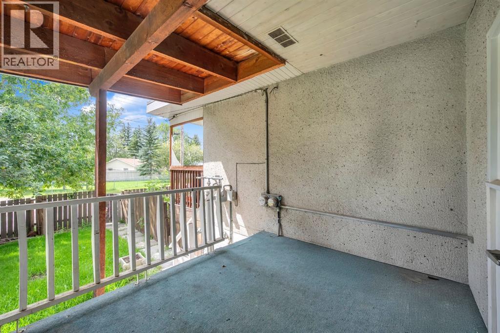 4013 Vance Place Nw, Calgary, AB - With Exterior