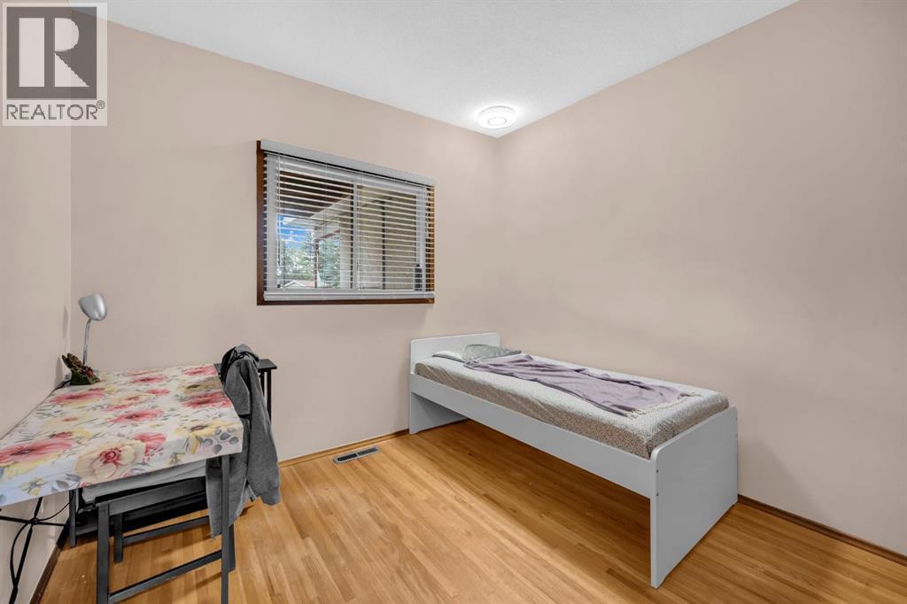 4013 Vance Place Nw, Calgary, AB - Indoor