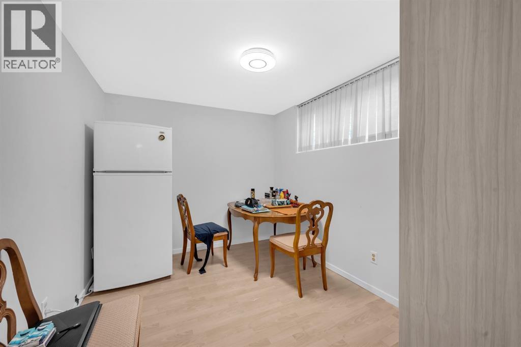 4013 Vance Place Nw, Calgary, AB - Indoor