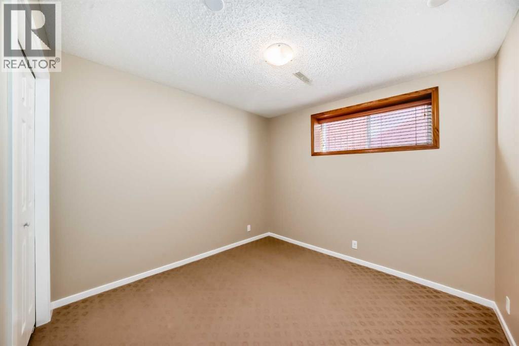 38 Springborough Way Sw, Calgary, AB - Indoor Photo Showing Other Room