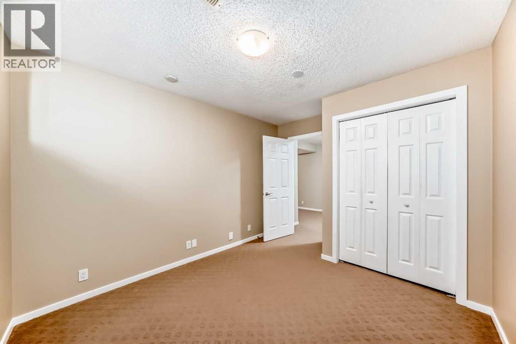 38 Springborough Way Sw, Calgary, AB - Indoor Photo Showing Other Room