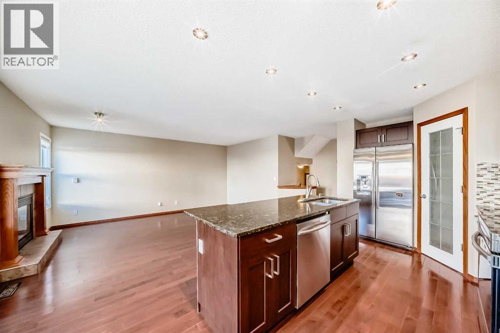 38 Springborough Way Sw, Calgary, AB - Indoor Photo Showing Kitchen