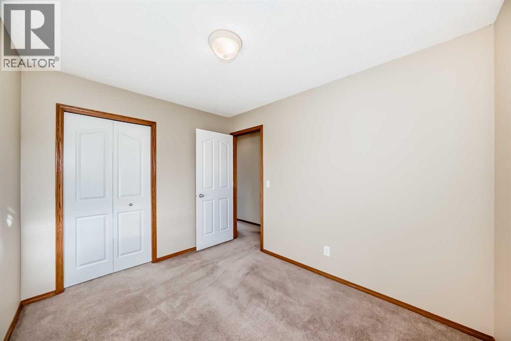 38 Springborough Way Sw, Calgary, AB - Indoor Photo Showing Other Room