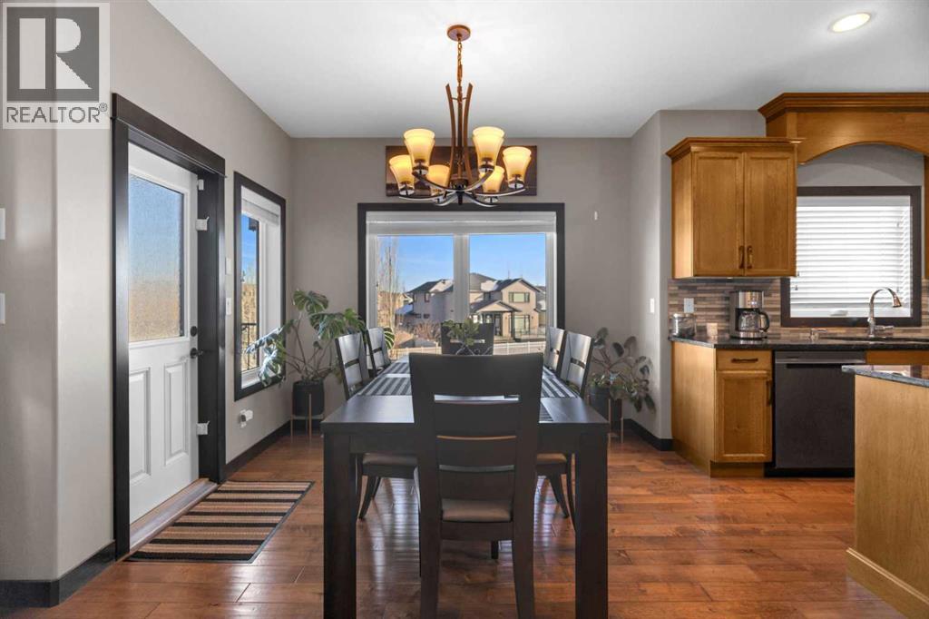33 Sisson Avenue, Red Deer, AB - Indoor Photo Showing Dining Room