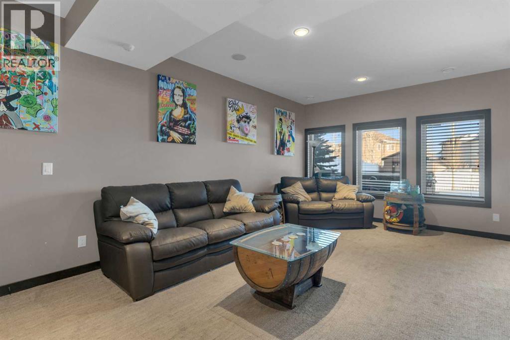 33 Sisson Avenue, Red Deer, AB - Indoor Photo Showing Living Room