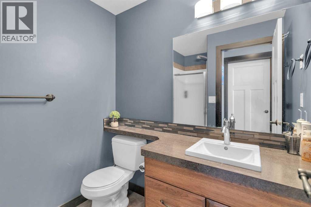 33 Sisson Avenue, Red Deer, AB - Indoor Photo Showing Bathroom