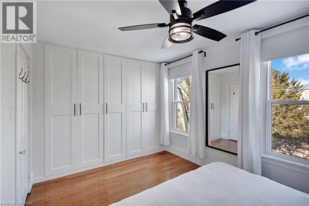 37 Chatham Street, Hamilton, ON - Indoor Photo Showing Bedroom