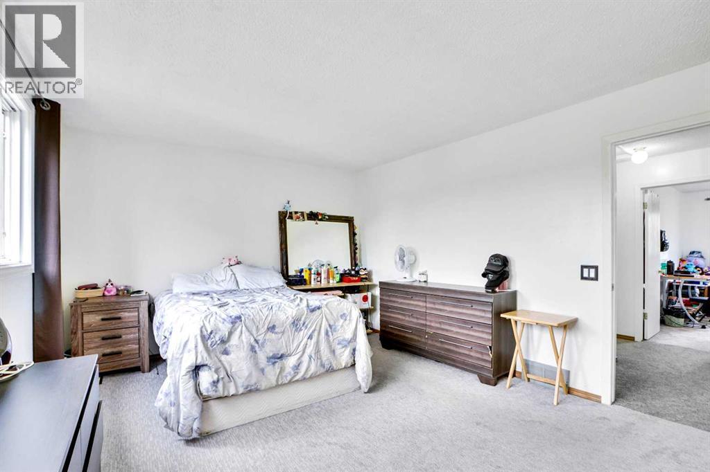 48 Templeridge Crescent Ne, Calgary, AB - Indoor Photo Showing Bedroom