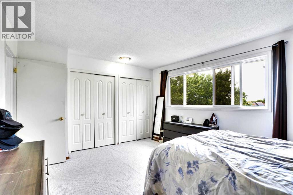 48 Templeridge Crescent Ne, Calgary, AB - Indoor Photo Showing Bedroom