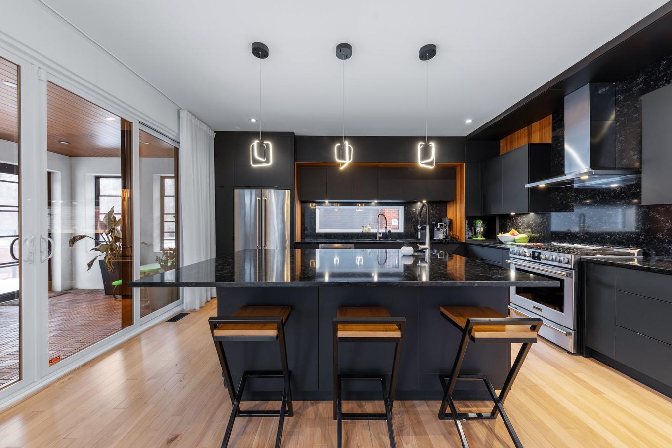 Cuisine - 106 Rue Jules-Verne, Saint-Jean-Sur-Richelieu, QC - Indoor Photo Showing Kitchen With Upgraded Kitchen