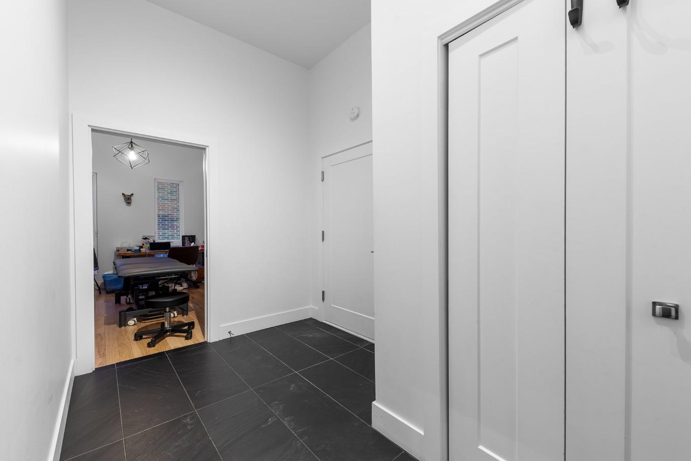 Corridor - 106 Rue Jules-Verne, Saint-Jean-Sur-Richelieu, QC - Indoor Photo Showing Other Room