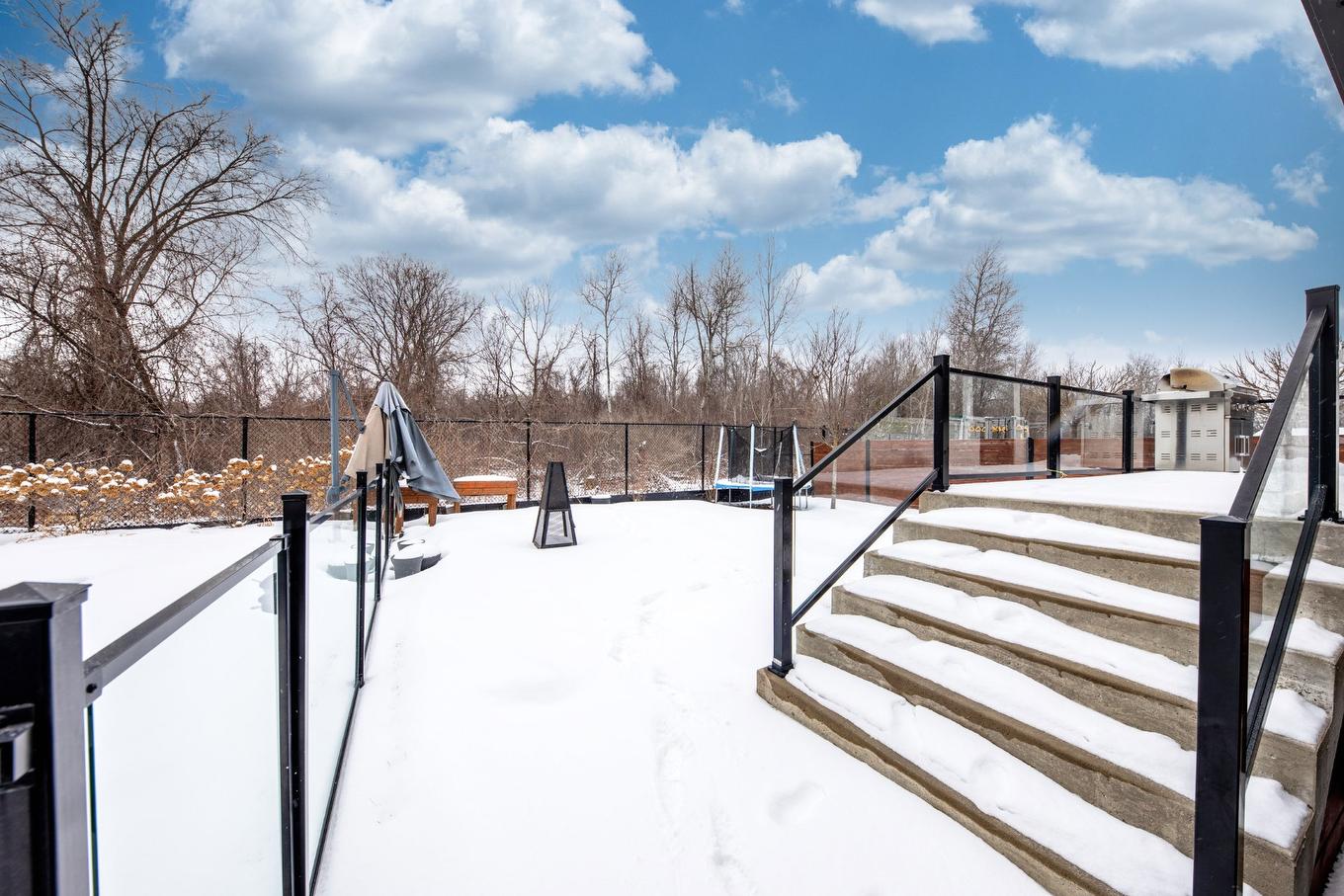 Cour - 106 Rue Jules-Verne, Saint-Jean-Sur-Richelieu, QC - Outdoor