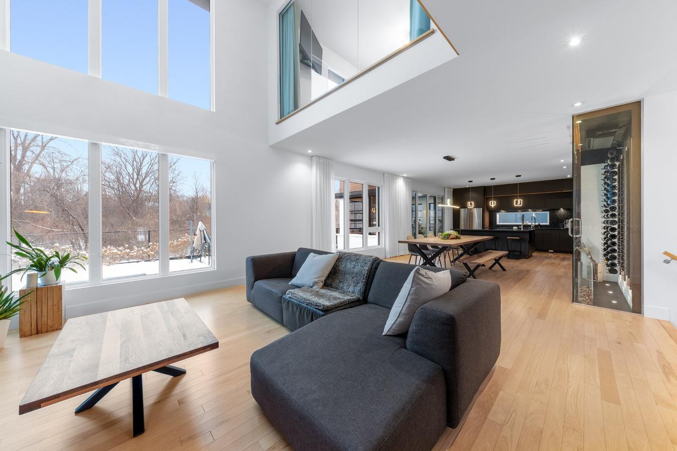 Vue d'ensemble - 106 Rue Jules-Verne, Saint-Jean-Sur-Richelieu, QC - Indoor Photo Showing Living Room