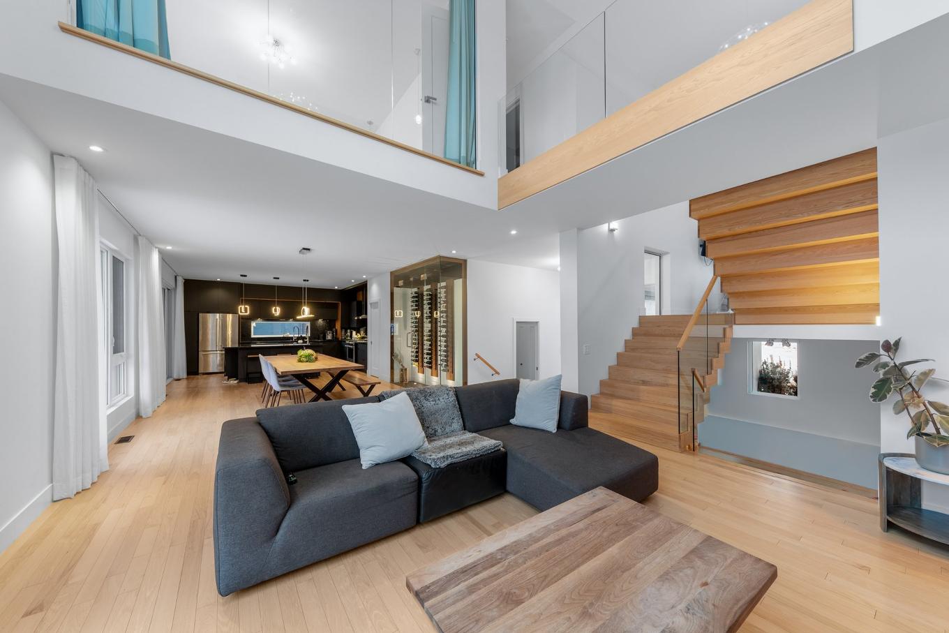 Vue d'ensemble - 106 Rue Jules-Verne, Saint-Jean-Sur-Richelieu, QC - Indoor Photo Showing Living Room