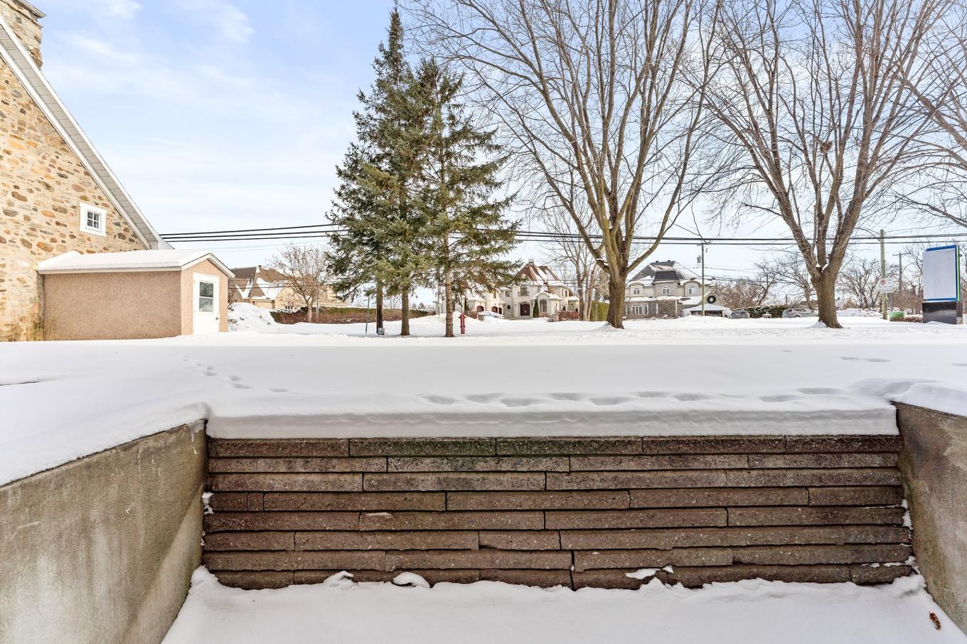 Terrasse - 107-9 Boul. Lacombe, Repentigny (Le Gardeur), QC - Outdoor