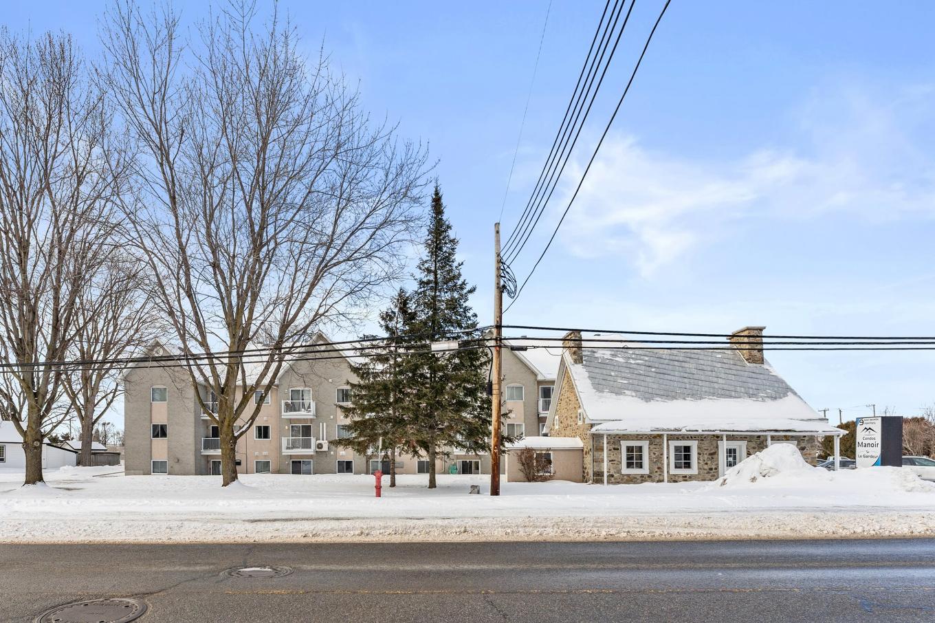 Extérieur - 107-9 Boul. Lacombe, Repentigny (Le Gardeur), QC - Outdoor