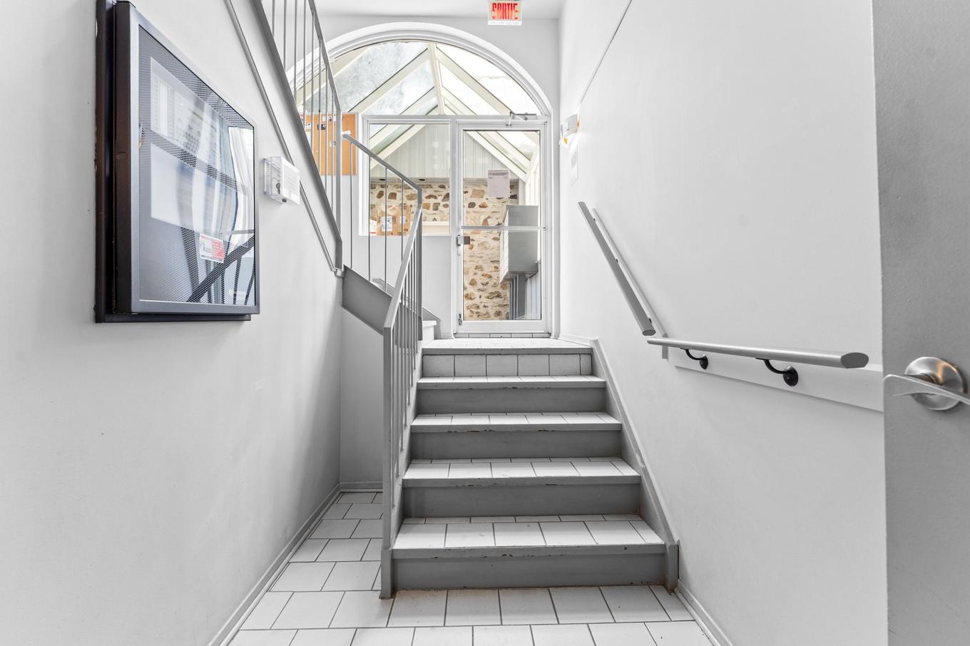 Entrée extérieure - 107-9 Boul. Lacombe, Repentigny (Le Gardeur), QC - Indoor Photo Showing Other Room