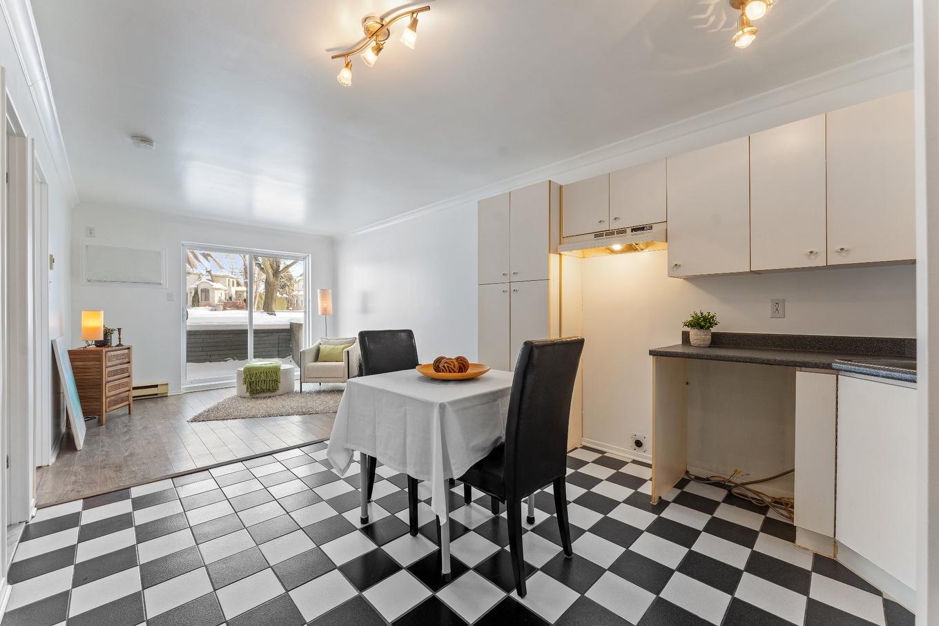 Cuisine - 107-9 Boul. Lacombe, Repentigny (Le Gardeur), QC - Indoor Photo Showing Other Room