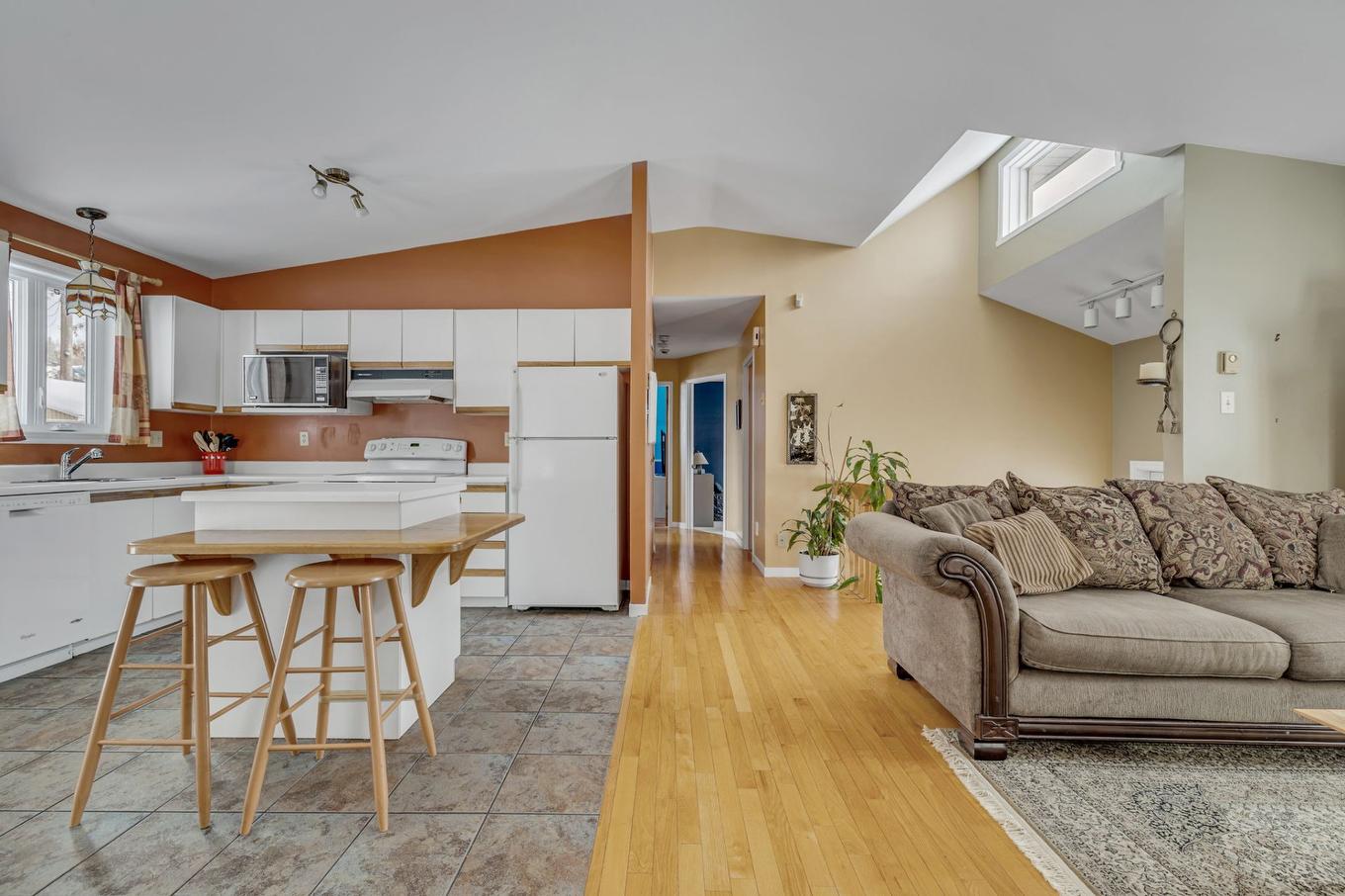 Overall view - 4801 Av. Magnan, Québec (Charlesbourg), QC - Indoor Photo Showing Kitchen