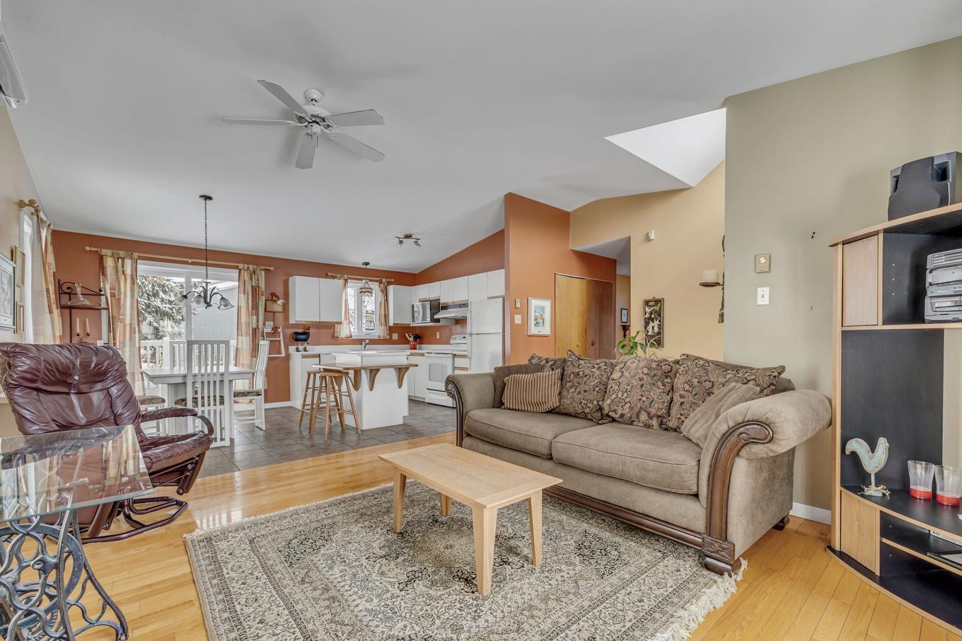 Overall view - 4801 Av. Magnan, Québec (Charlesbourg), QC - Indoor Photo Showing Living Room