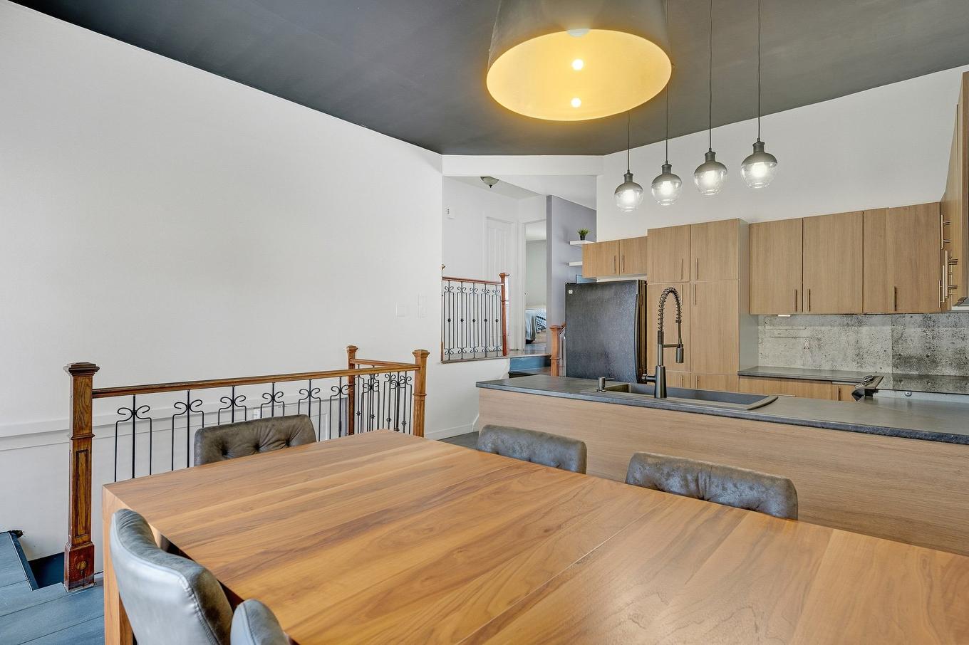 Salle à manger - 5714 Rue Labrèche, Laval (Saint-François), QC - Indoor Photo Showing Dining Room